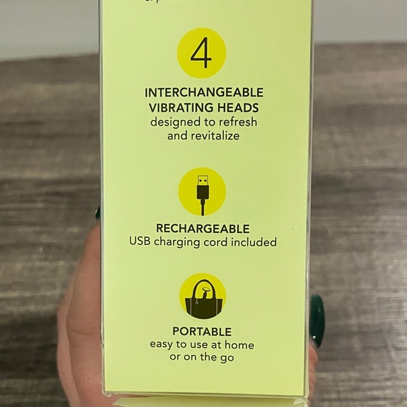 SKN Jade Vibe Roller Kit - Silver - Picture 9 of 11